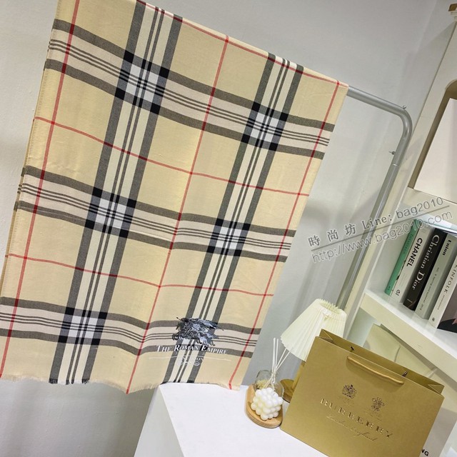Burberry經典寬格混紡大規格披肩經典格子披肩圍巾 巴寶莉2021新款女士棉絨圍巾  mmj1318